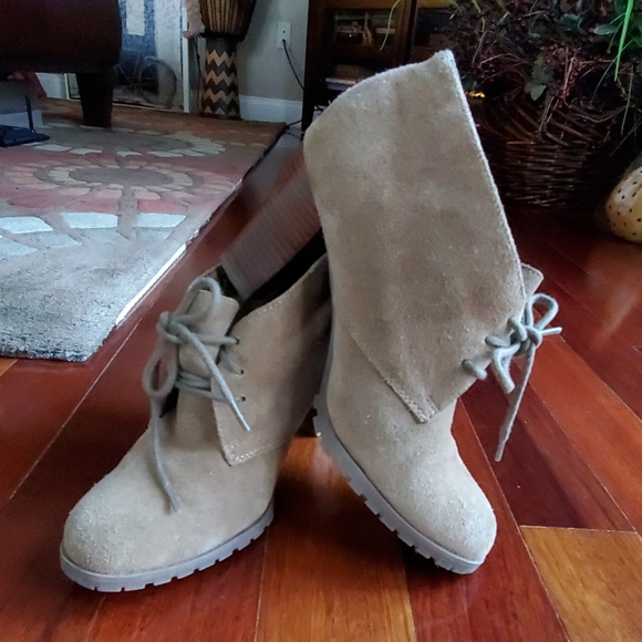 Audrey Brooke Shoes - NWOTs, Cute Suede Ankle Booties, Sz 8